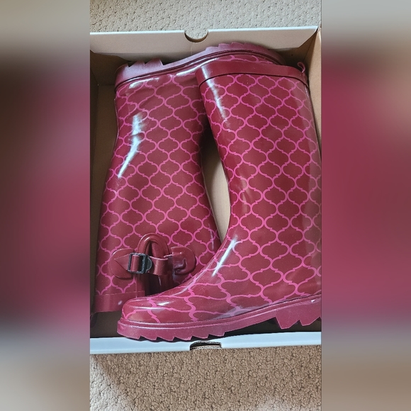 NWT purple/red Rainboots - Picture 3 of 4